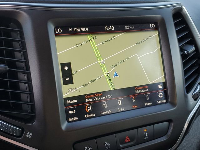 Used 2020 Jeep Cherokee Trailhawk w/ Technology Group image 27