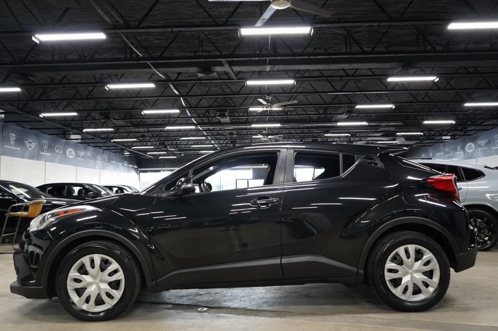 Used 2019 Toyota C-HR LE FWD image 2