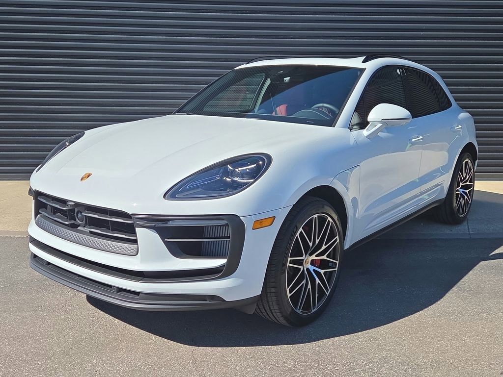 Certified 2025 Porsche Macan S image 1