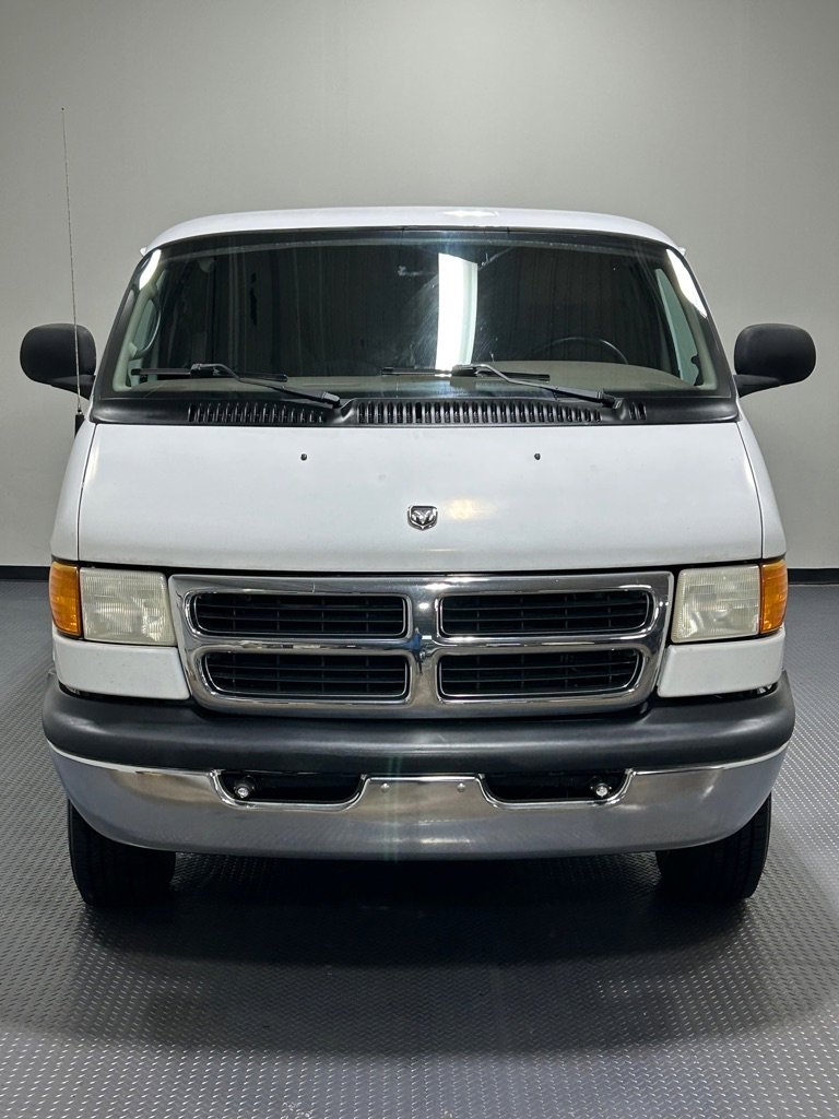 Used 2001 Dodge B3500 image 3