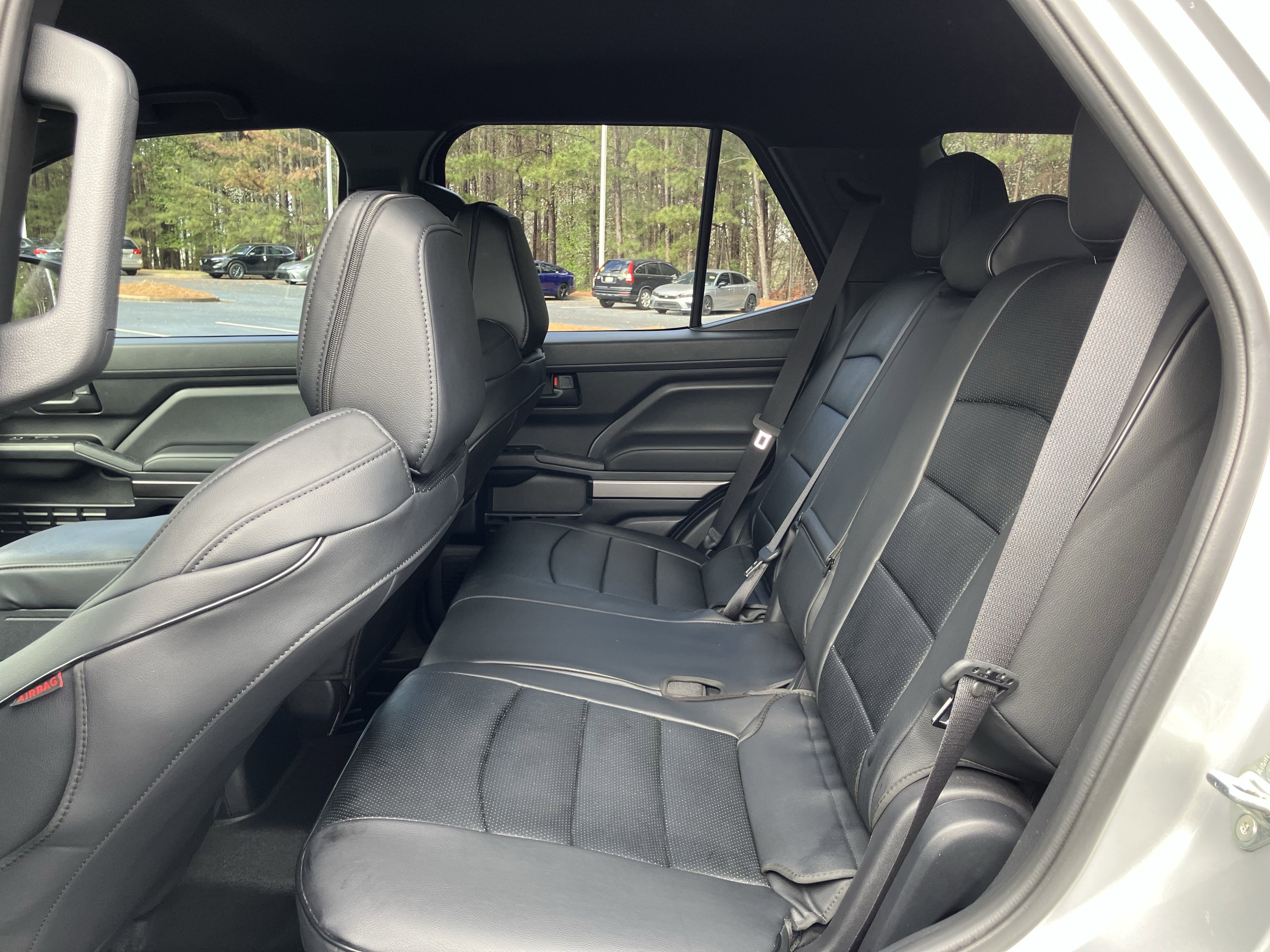 Used 2025 Toyota 4Runner SR5 AWD/4WD image 32