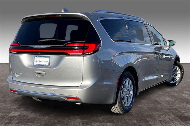 Used 2021 Chrysler Pacifica Touring-L image 2