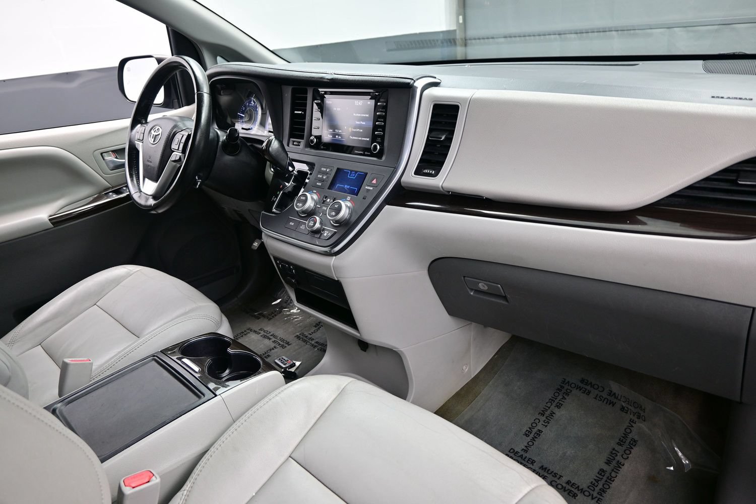 Used 2018 Toyota Sienna XLE FWD image 15