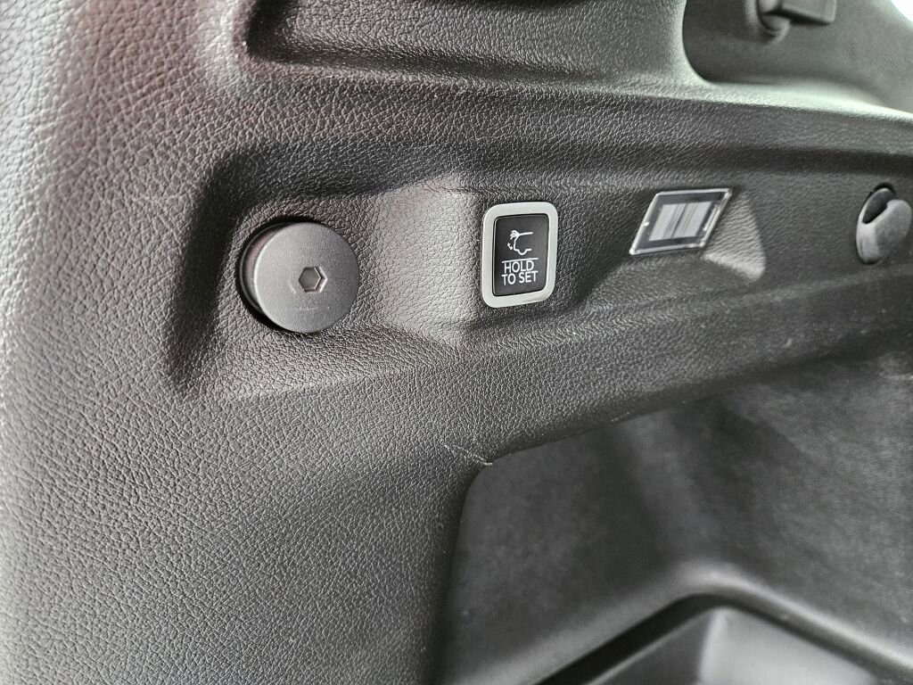 Used 2023 Jeep Grand Cherokee L Limited w/ Luxury Tech Group II AWD/4WD image 13