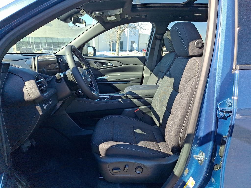 New 2026 Chevrolet Traverse LT w/ Sun and Wheel Package image 6