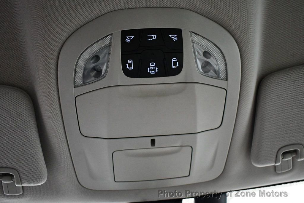 Used 2017 Chrysler Pacifica Touring-L image 45