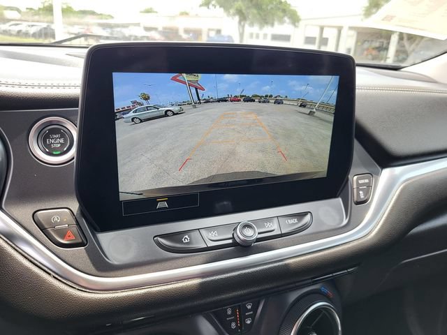Used 2025 Chevrolet Blazer LT FWD image 9