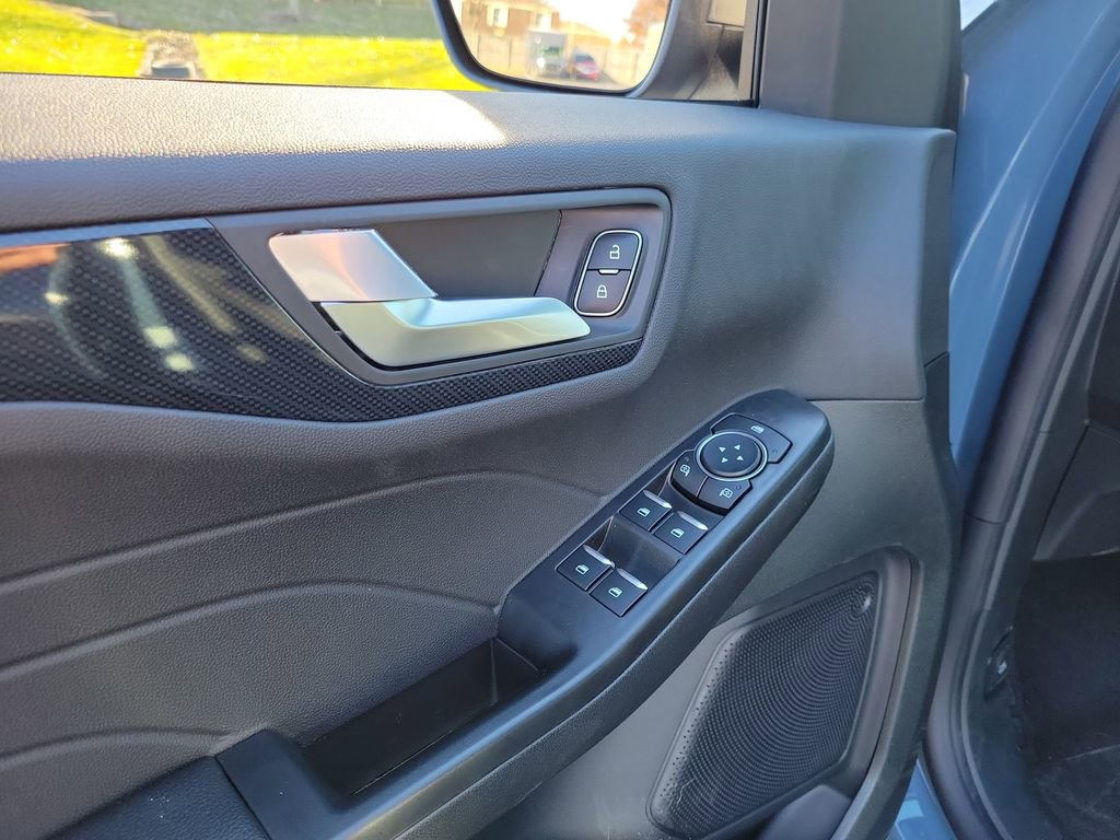 New 2026 Ford Escape ST-Line w/ Cold Weather Package image 19