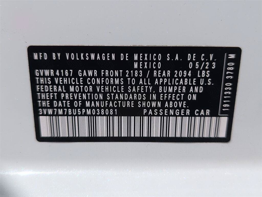 Used 2023 Volkswagen Jetta SE w/ Panoramic Sunroof Package FWD image 16