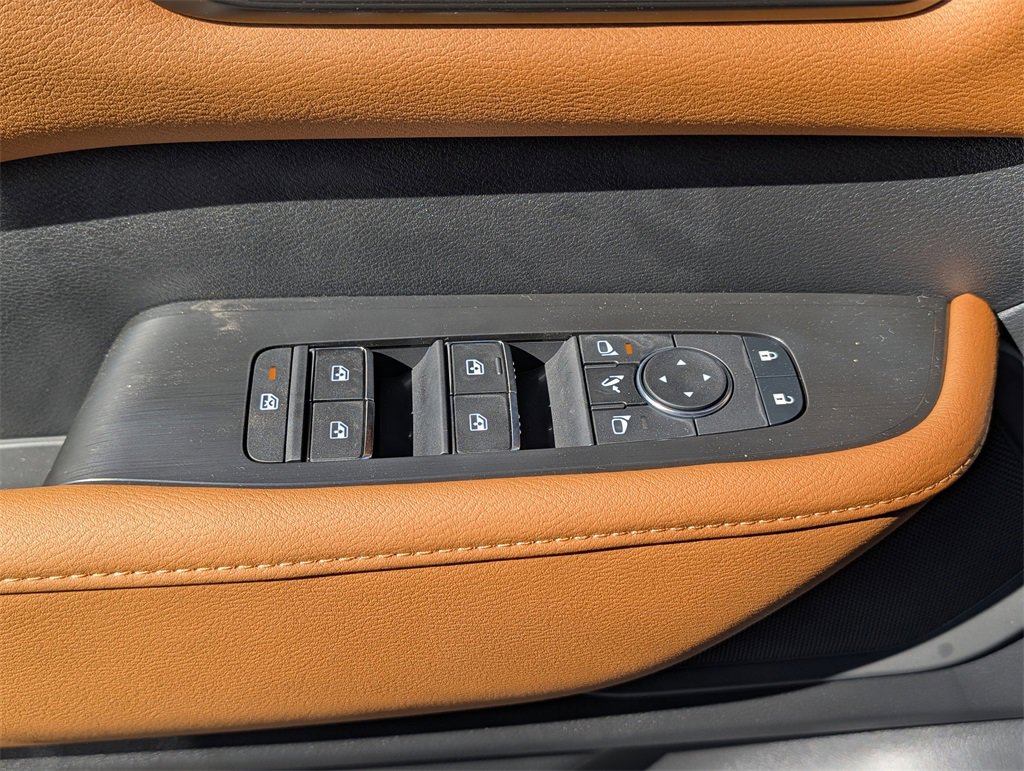 New 2026 Nissan Armada SL w/ Captain's Chari Seat Package image 14