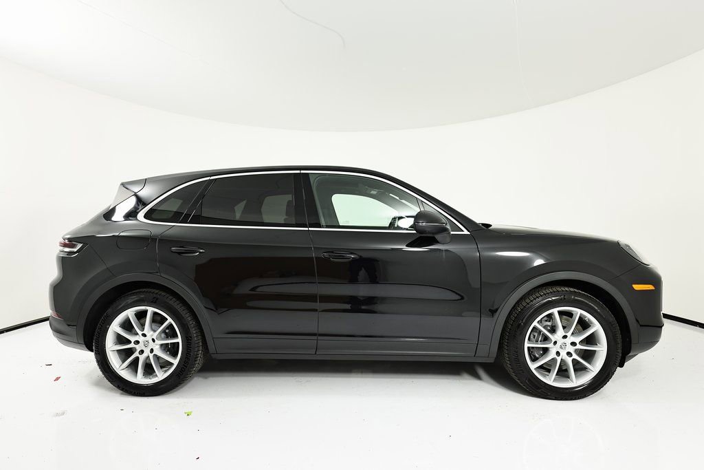 Certified 2024 Porsche Cayenne AWD/4WD image 8