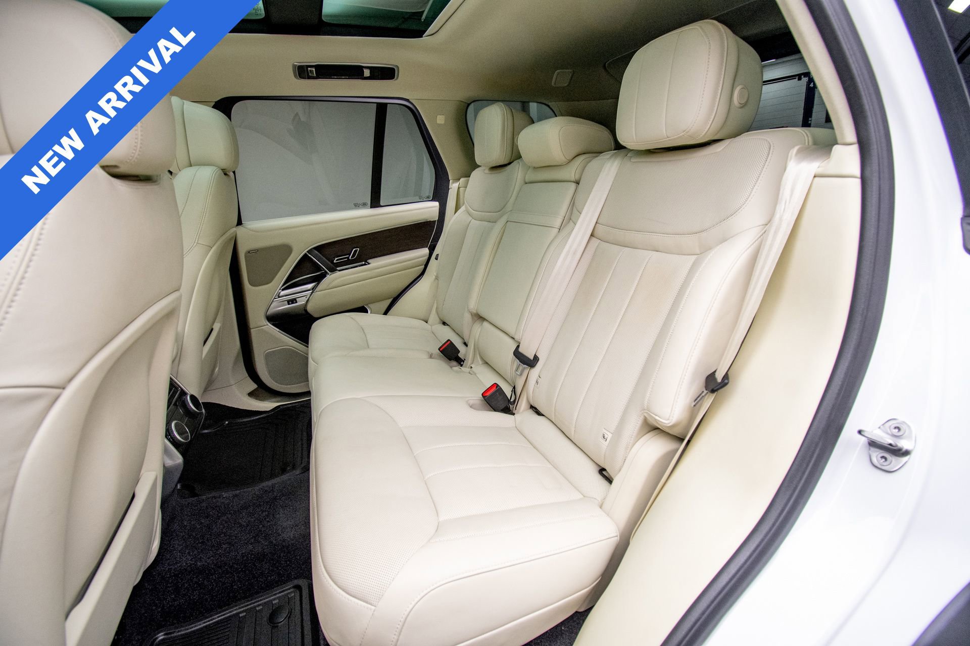 Used 2023 Land Rover Range Rover SE image 20