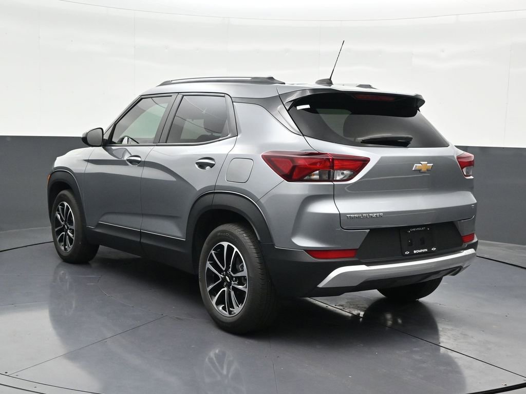 Used 2024 Chevrolet TrailBlazer LT FWD image 3