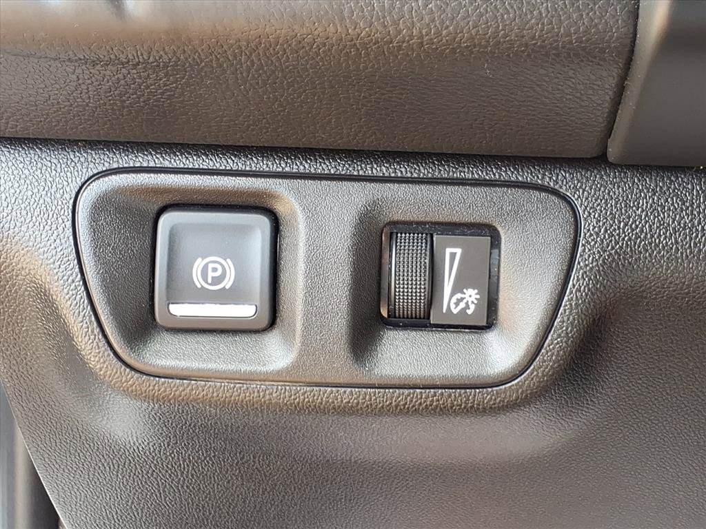 Used 2018 GMC Acadia SLE image 16