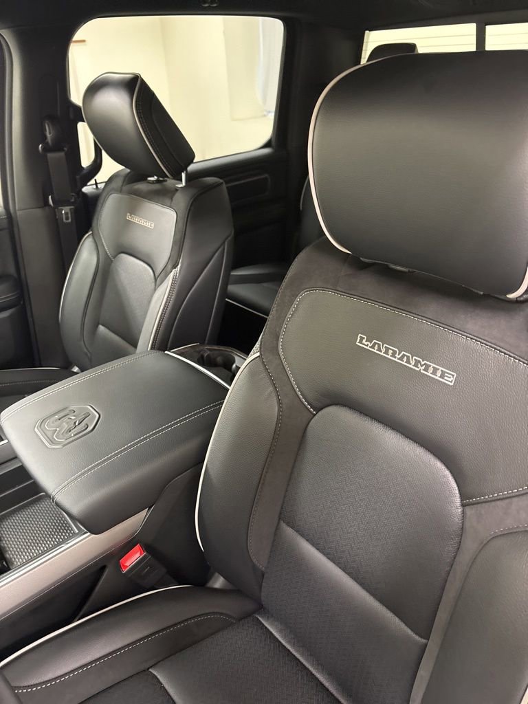 New 2026 RAM 1500 Laramie AWD/4WD image 17