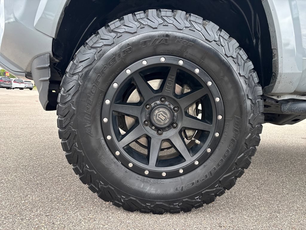 Used 2019 Toyota Tacoma TRD Sport w/ Technology Package AWD/4WD image 29