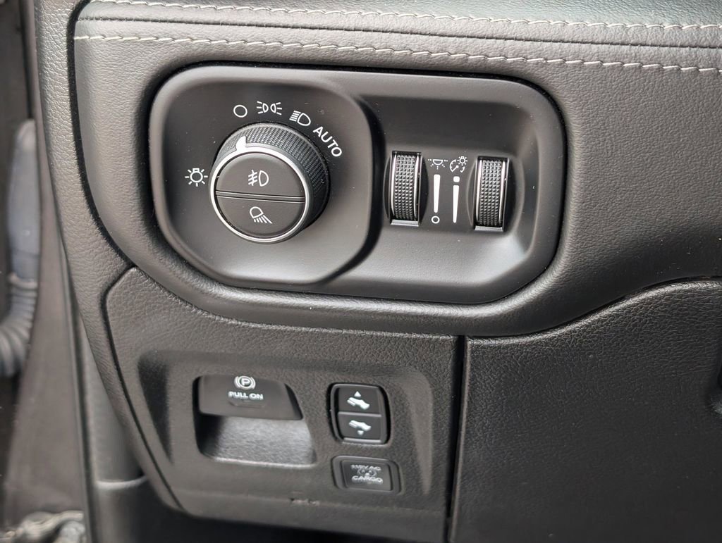 Used 2020 RAM 1500 Limited image 15