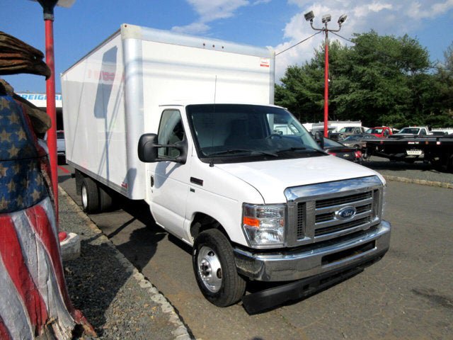 Used 2019 Ford E-450 and Econoline 450 Super Duty w/ Exterior Upgrade Package RWD image 2