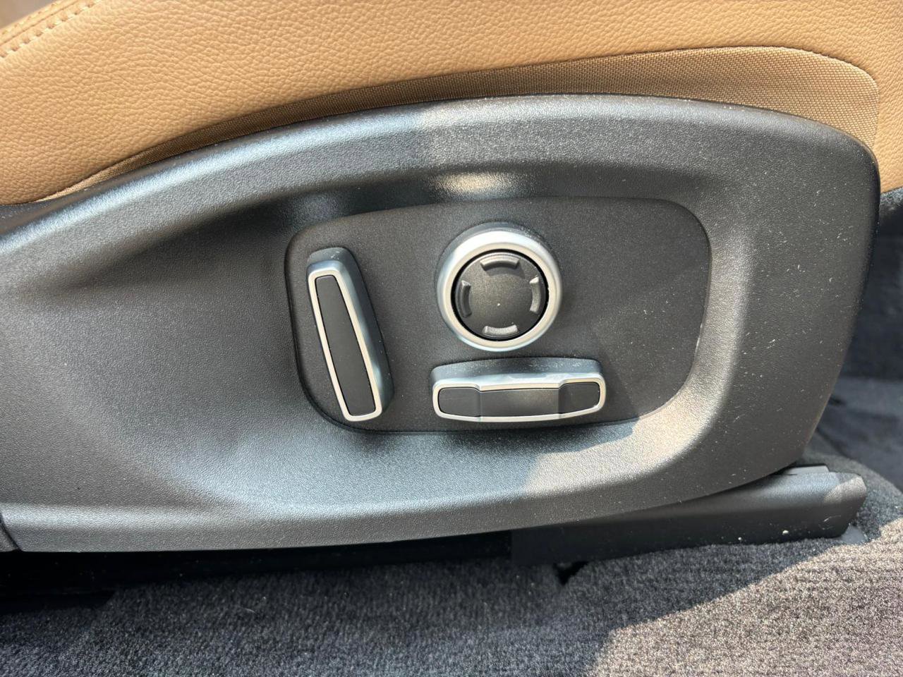 Used 2021 Jaguar E-PACE AWD/4WD image 37