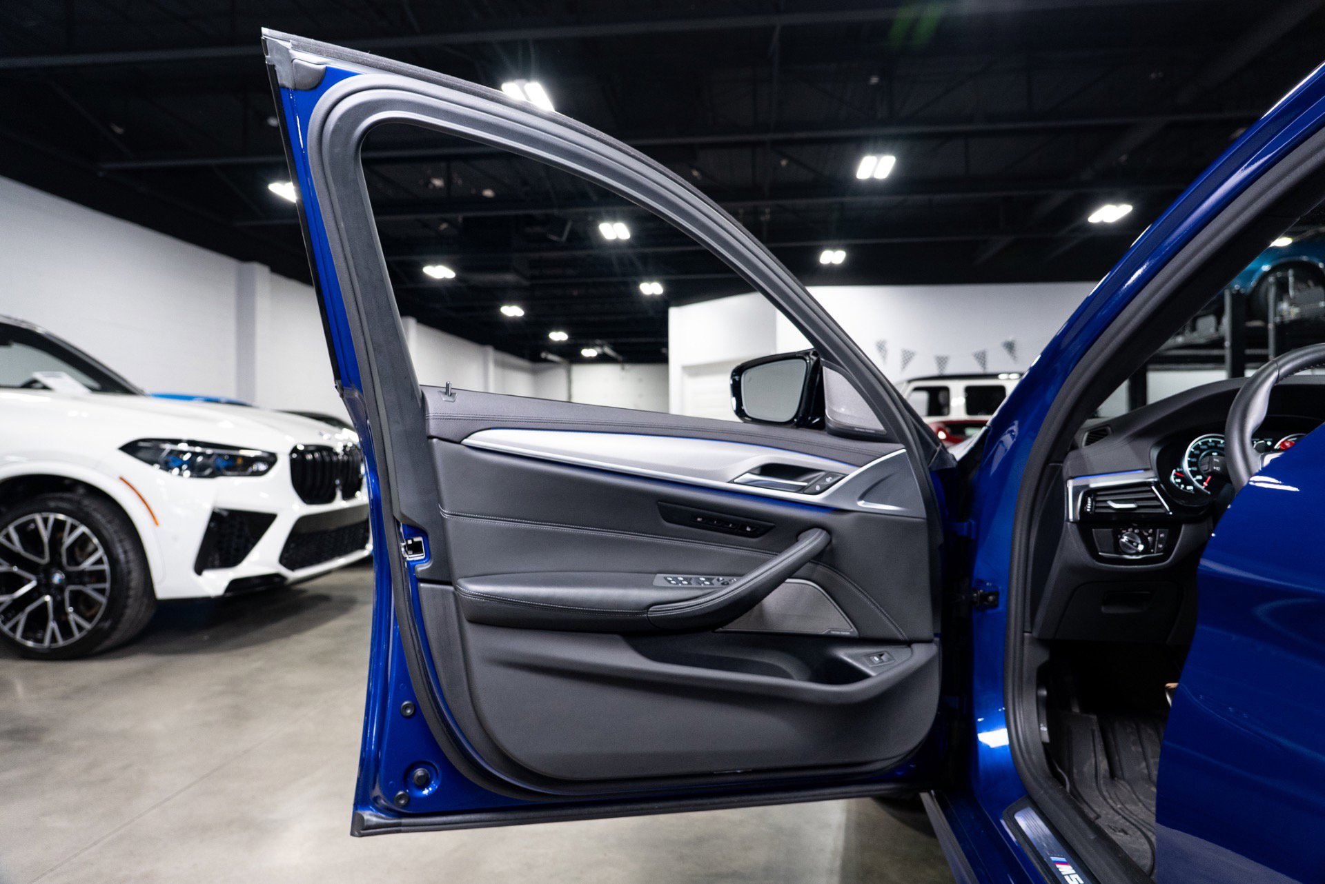 Used 2019 BMW M5 w/ Executive Package image 45