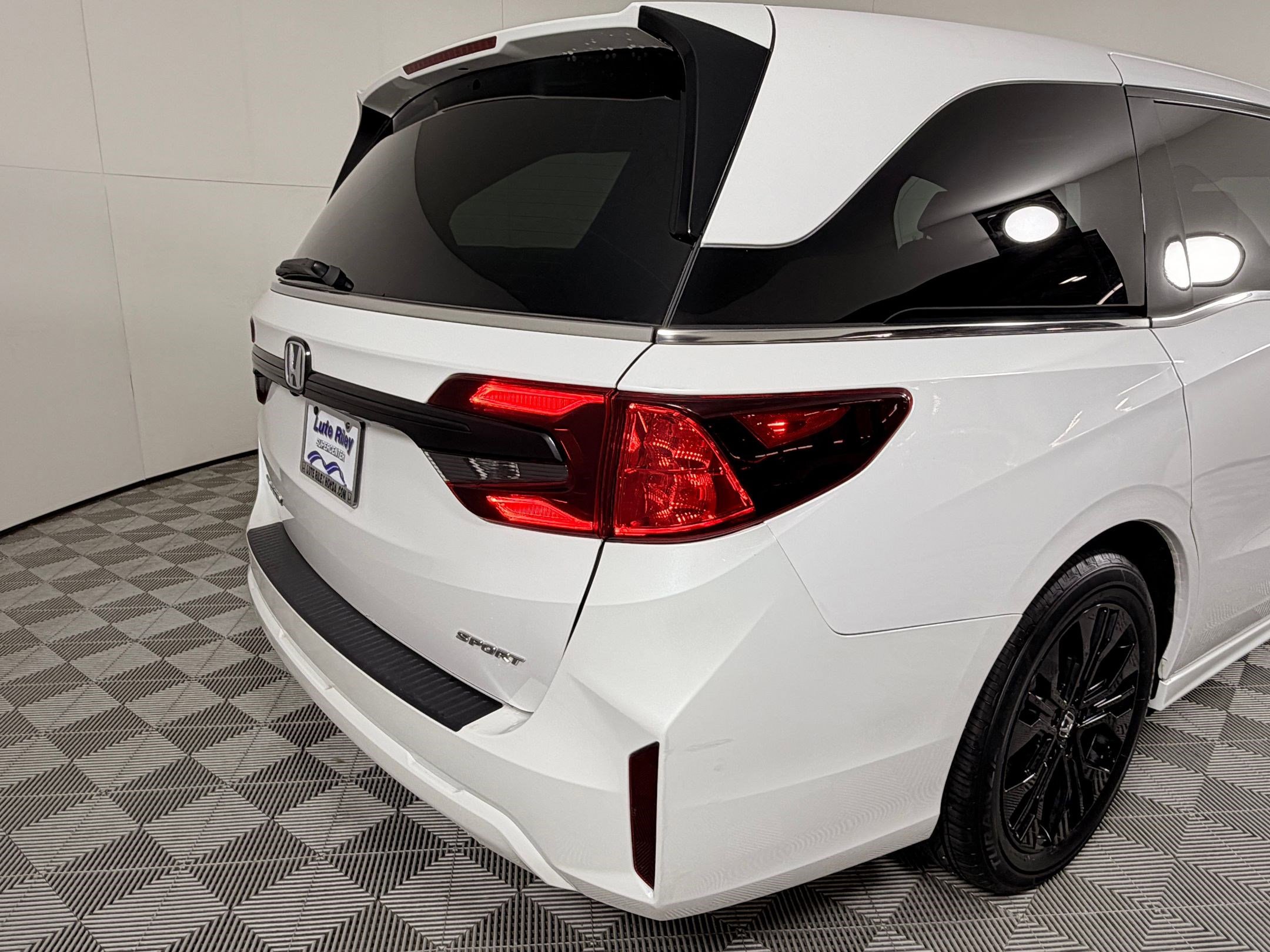 Certified 2025 Honda Odyssey Sport-L image 32