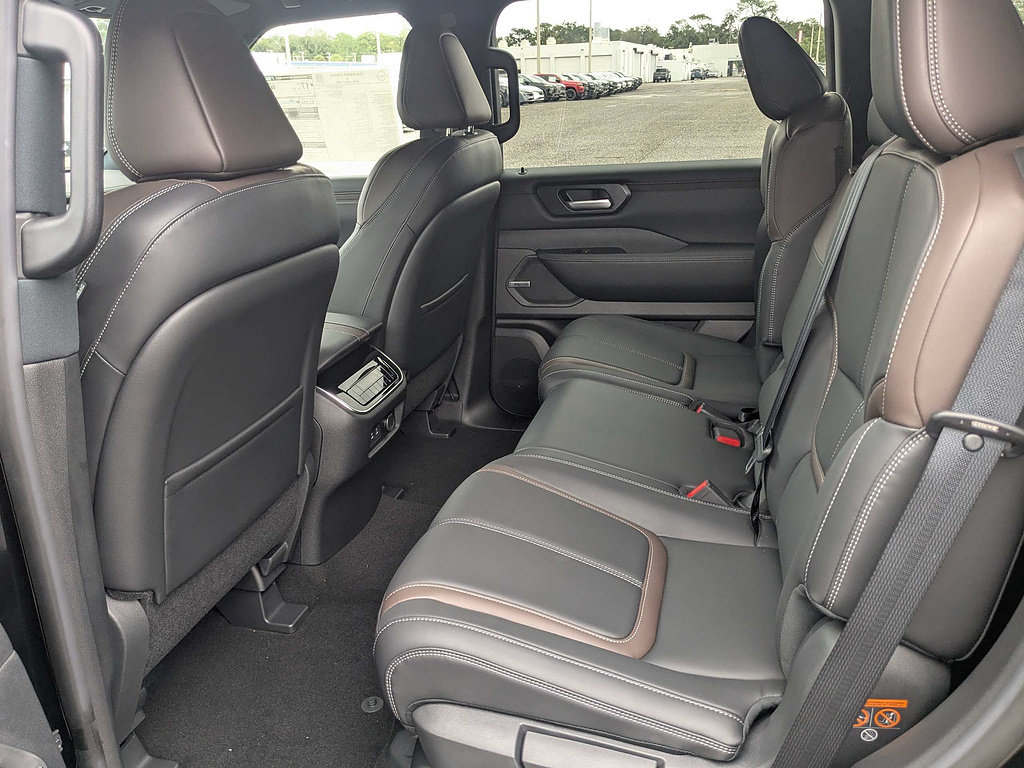 New 2026 Nissan Armada SL AWD/4WD image 15