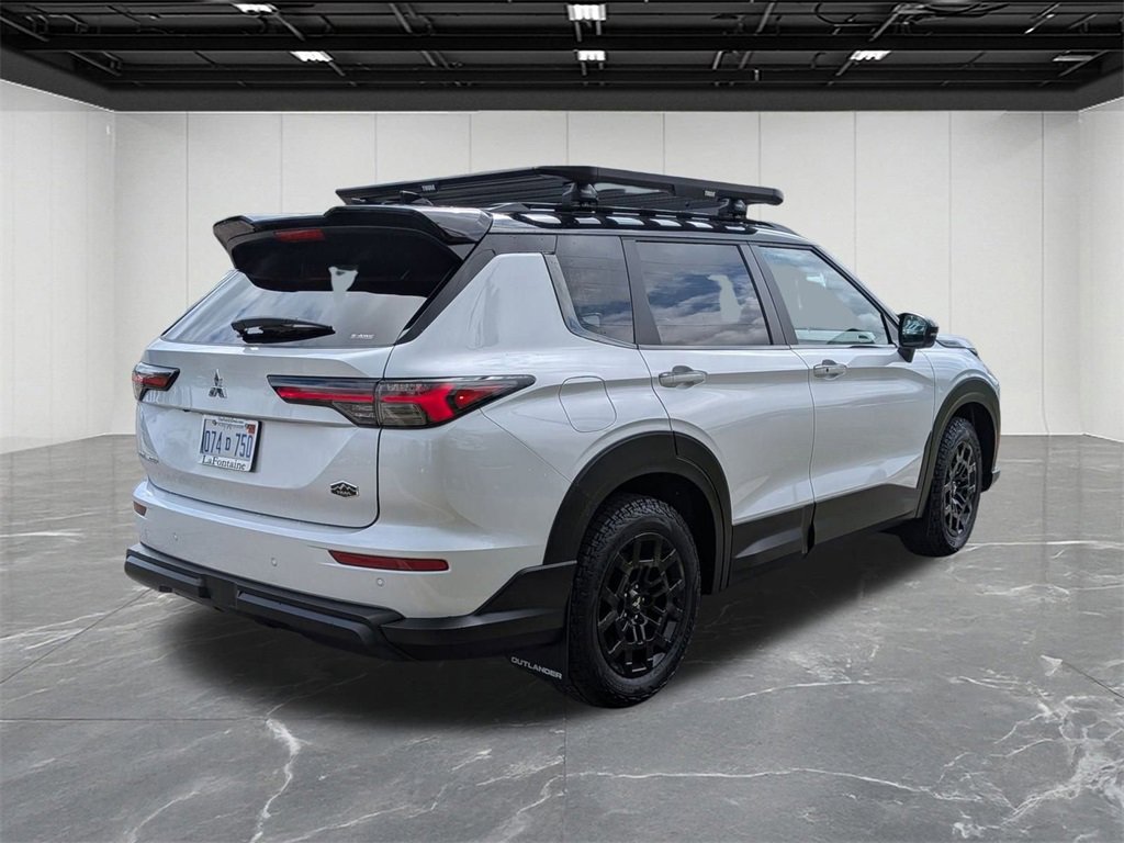 New 2025 Mitsubishi Outlander SE image 5