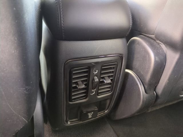 Used 2020 Jeep Grand Cherokee Laredo w/ Quick Order Package 2BN North image 13