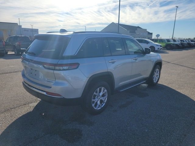 Used 2022 Jeep Grand Cherokee Limited image 22