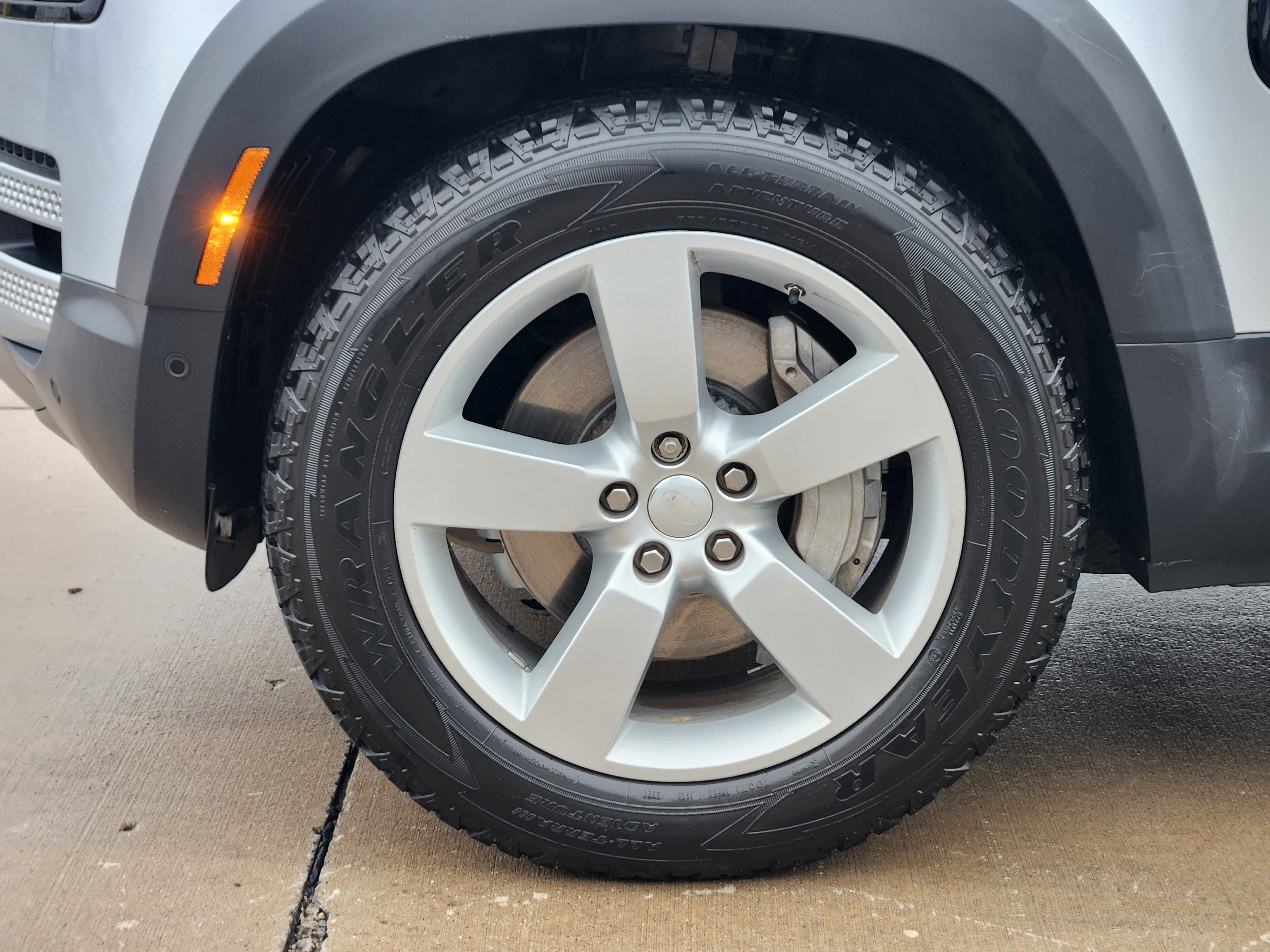 Used 2021 Land Rover Defender 110 SE image 9