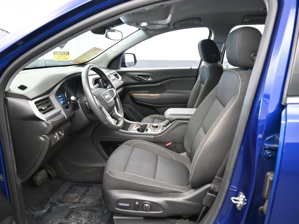 Used 2023 GMC Acadia SLE w/ Driver Convenience Package image 11
