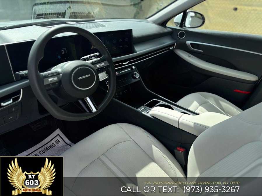 Used 2024 Hyundai Sonata SEL FWD image 16