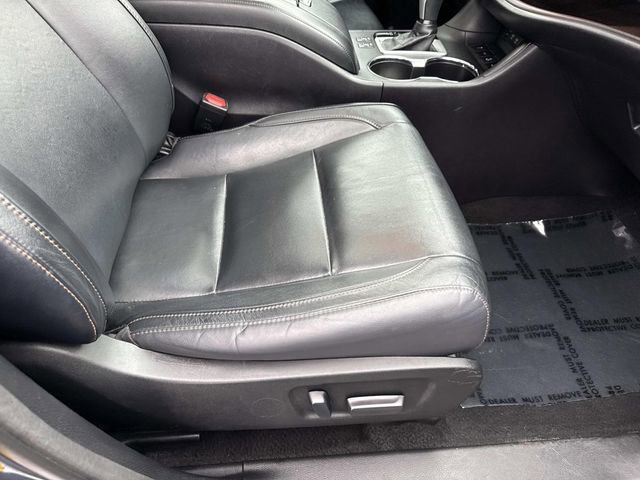 Used 2017 Toyota Highlander XLE image 10