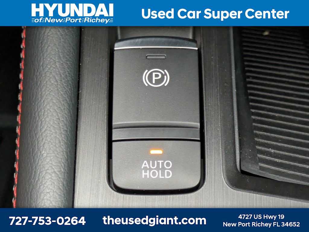 Used 2025 Nissan Kicks SR FWD image 25