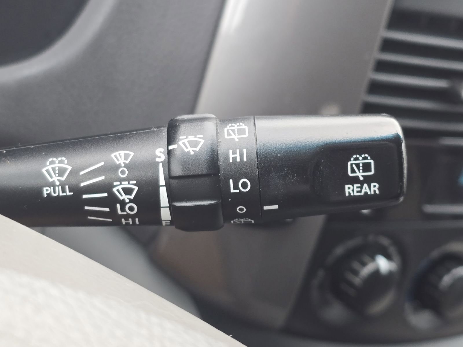 Used 2010 Toyota Sienna LE FWD image 24