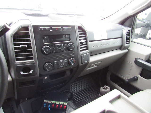 Used 2017 Ford F550 2WD Crew Cab Super Duty image 42