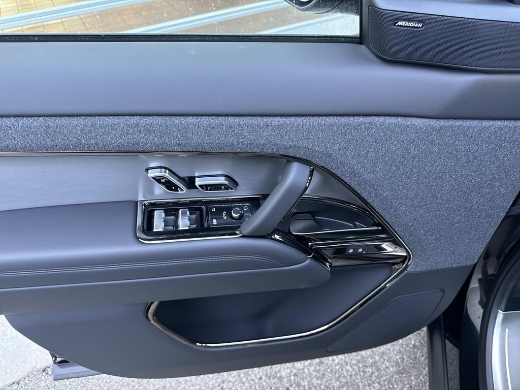 New 2026 Land Rover Range Rover Sport SE AWD/4WD image 18