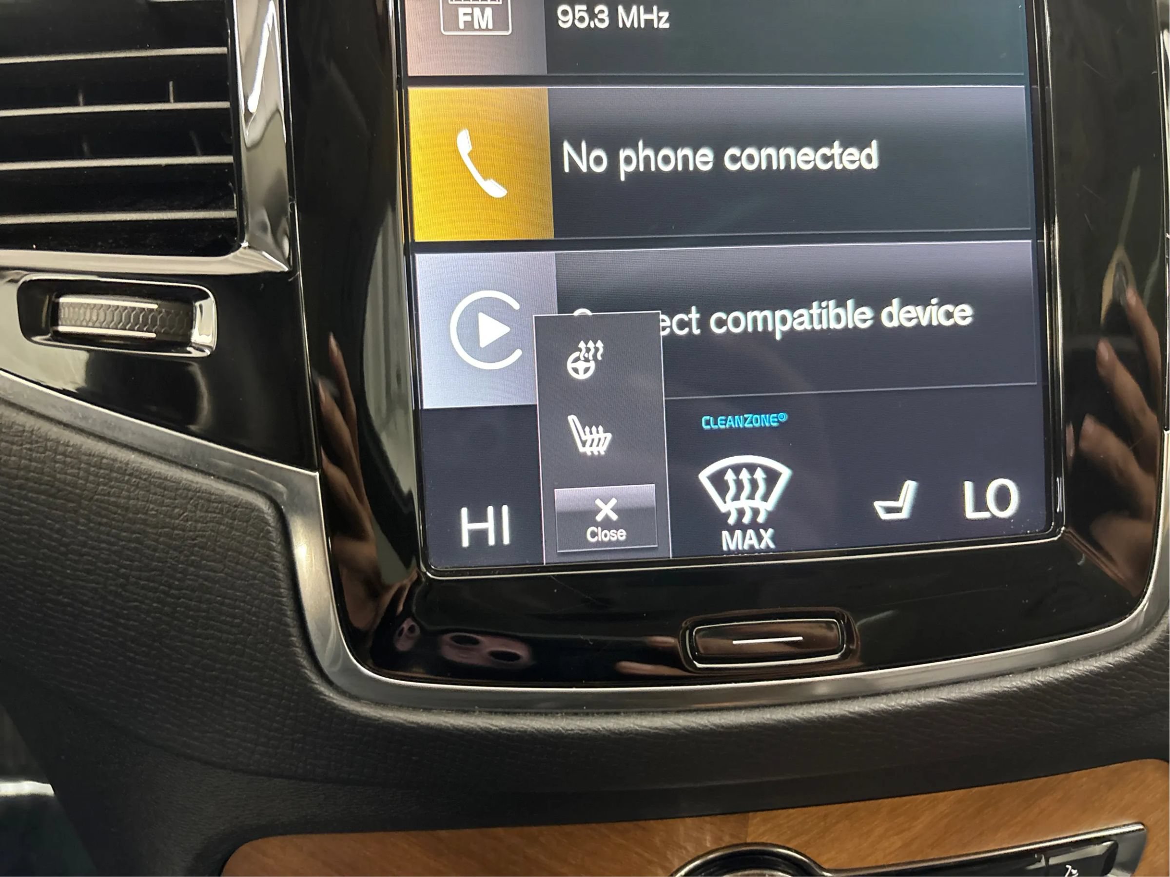 Used 2022 Volvo XC90 T6 Momentum w/ Advanced Package AWD/4WD image 44