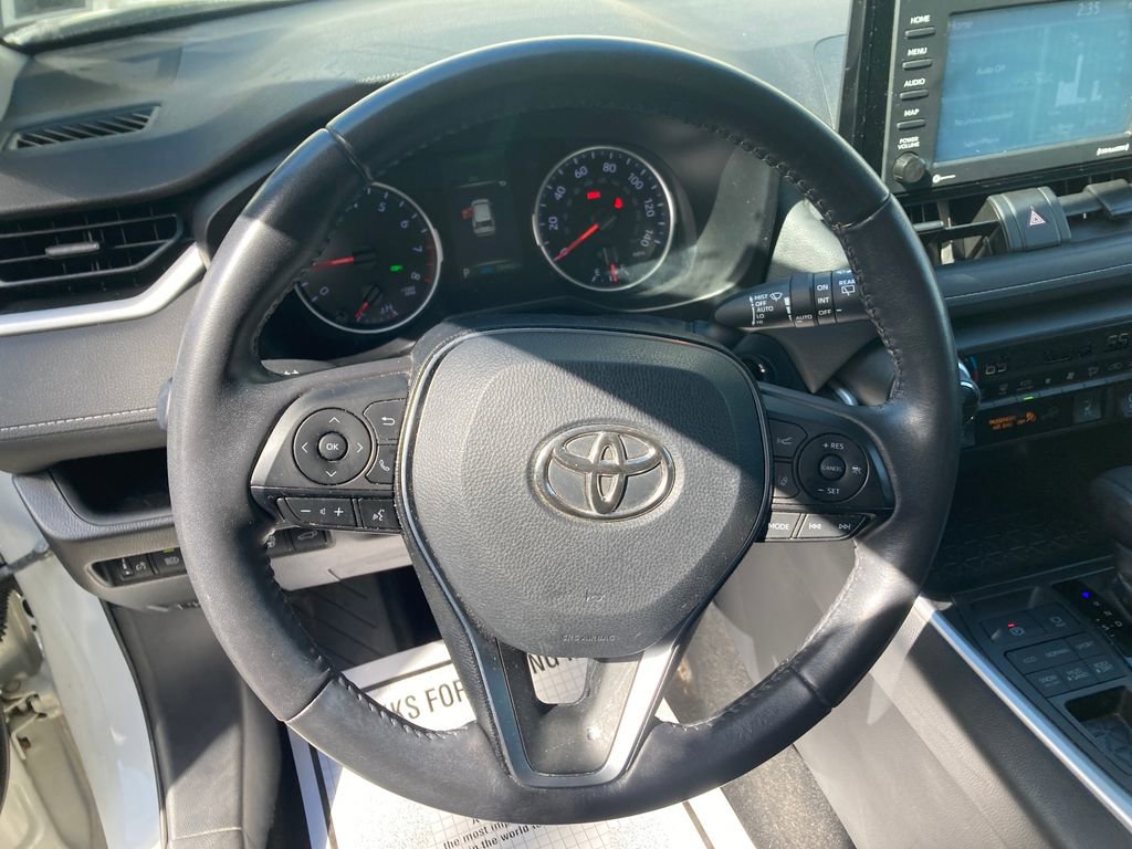 Used 2020 Toyota RAV4 XLE w/ Convenience Package AWD/4WD image 18