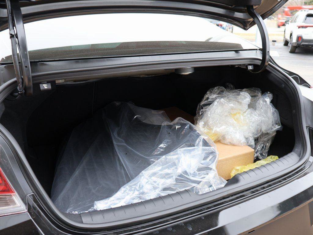 New 2026 Hyundai Elantra Limited image 10