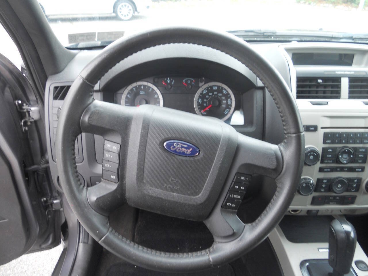 Used 2011 Ford Escape XLT w/ 203A Rapid Spec Order Code FWD image 12