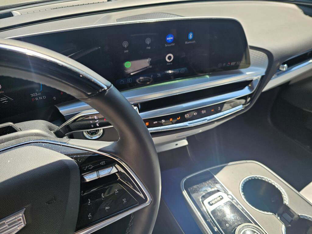 Used 2024 Cadillac Lyriq Sport AWD/4WD image 28