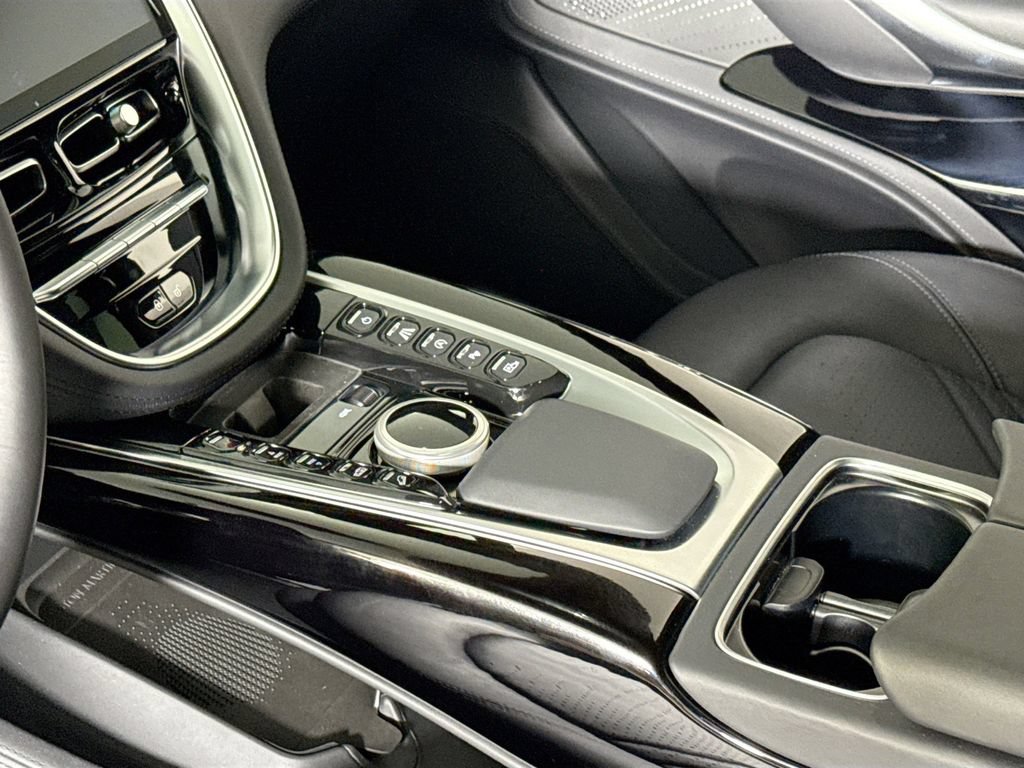 Used 2024 Aston Martin DBX AWD/4WD image 21