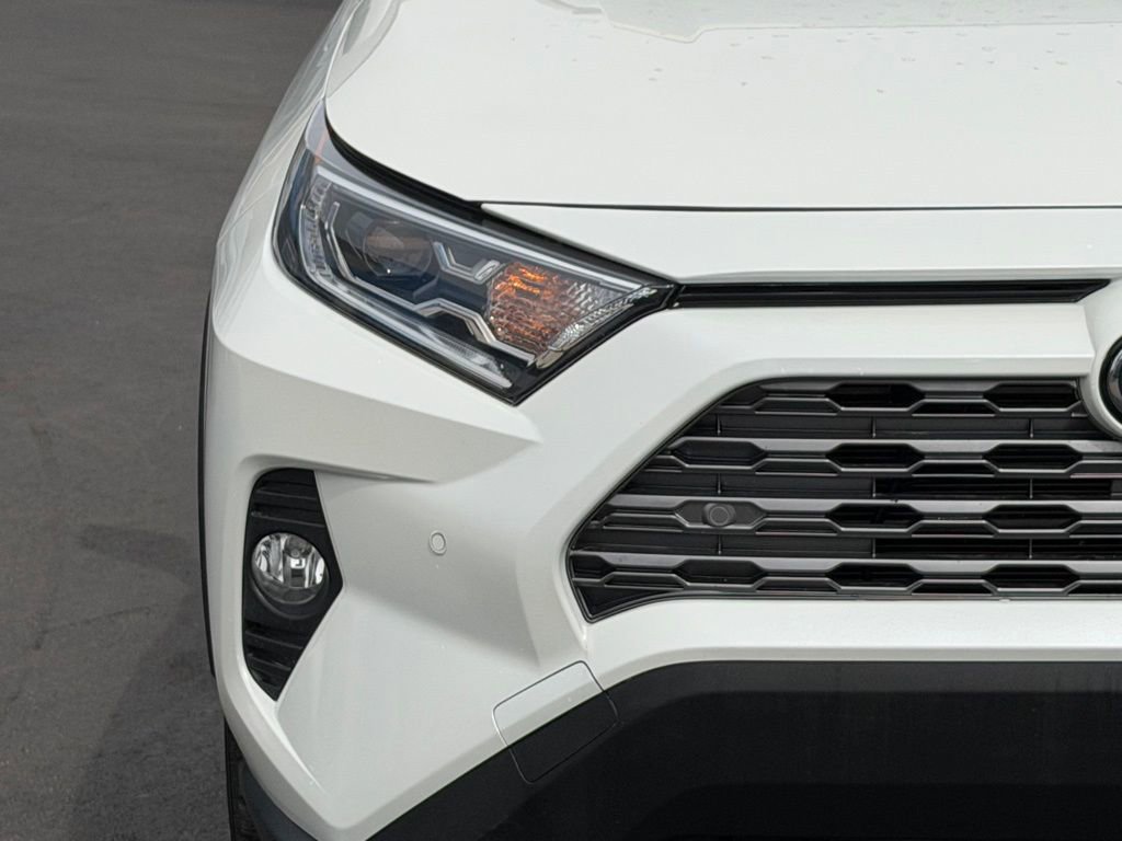 Used 2020 Toyota RAV4 Limited image 2