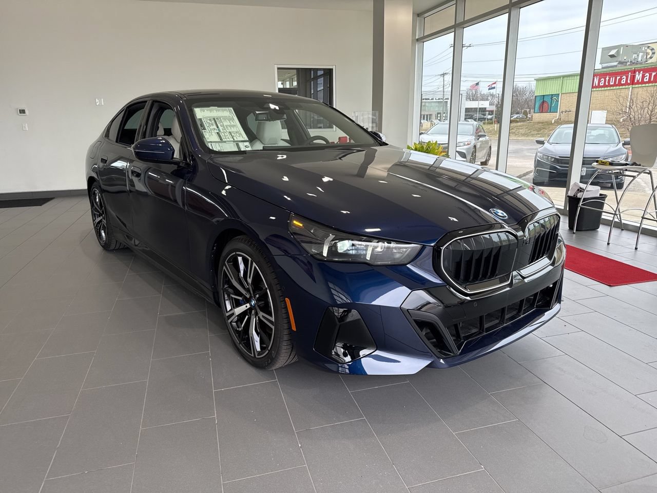 New 2026 BMW 550e xDrive AWD/4WD image 2