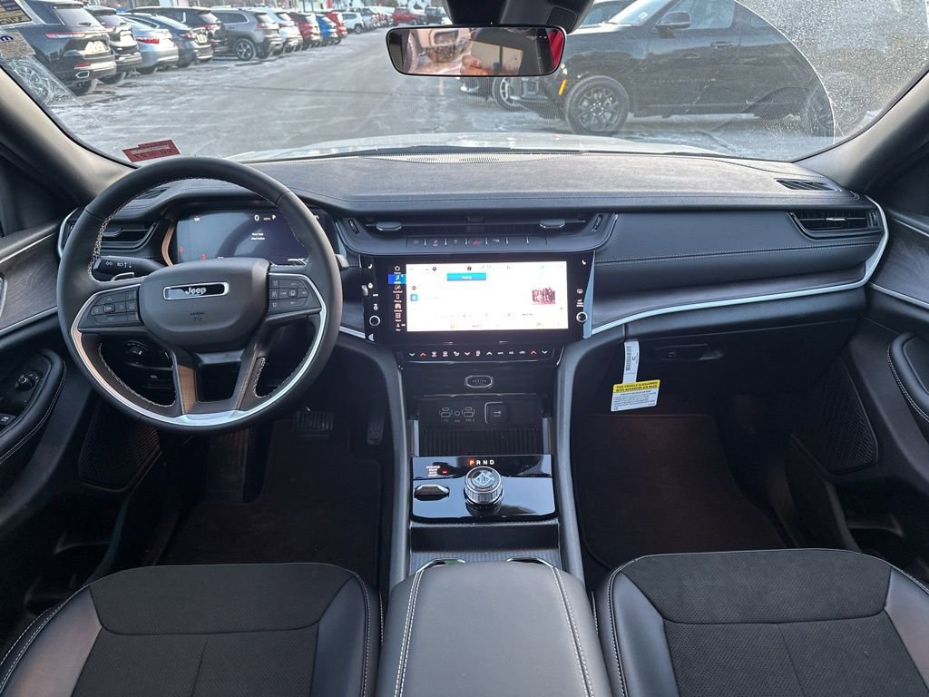 New 2026 Jeep Grand Cherokee Laredo image 12