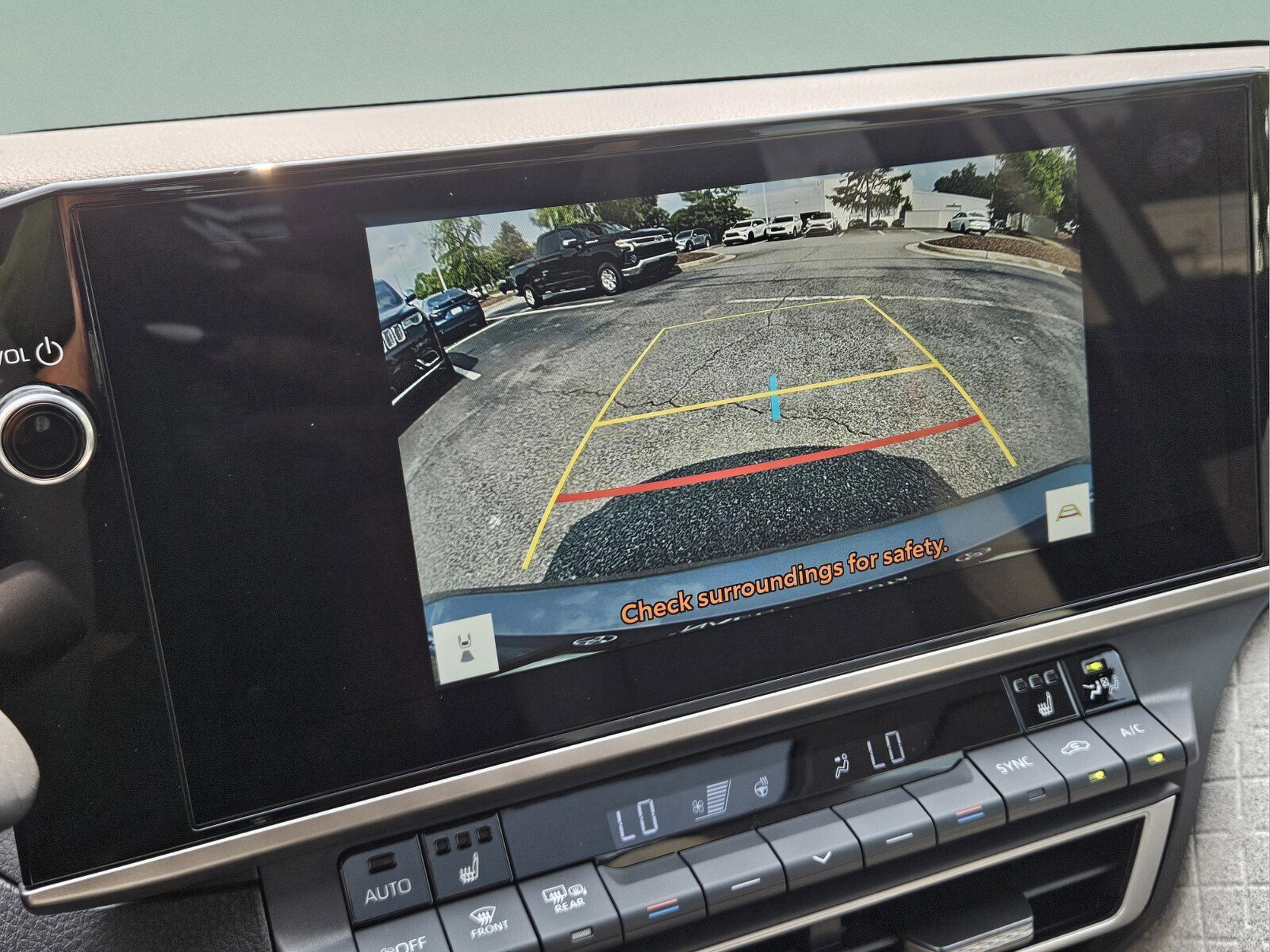 Used 2025 Toyota Camry XLE image 29