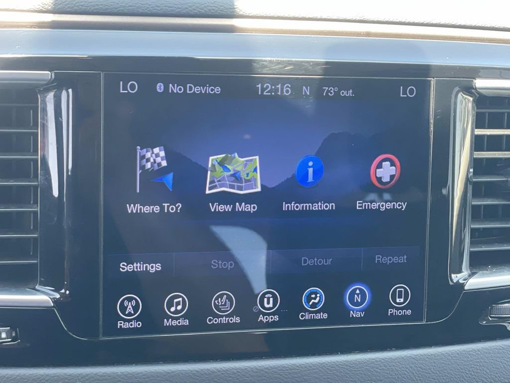 Used 2017 Chrysler Pacifica Touring-L Plus FWD image 17