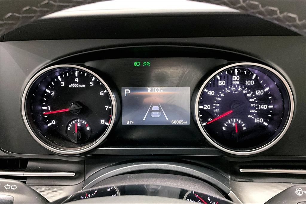 Used 2024 Kia Carnival LX FWD image 26