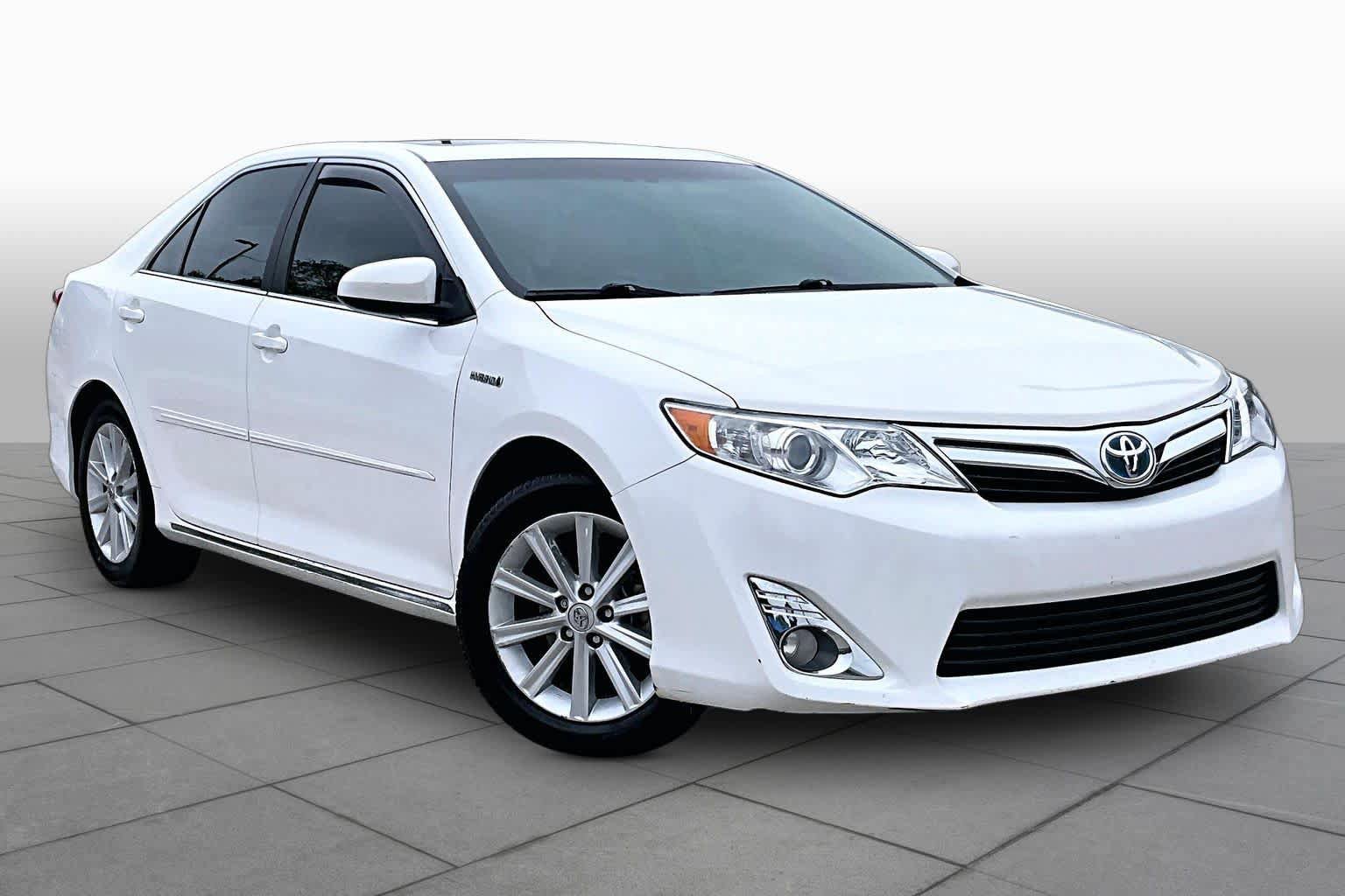 Used 2012 Toyota Camry XLE w/ Leather Pkg FWD image 3